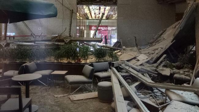 Κατέρρευσε το ταβάνι του Χρηματιστηρίου της Ινδονησίας -  Δεκάδες τραυματίες - Media