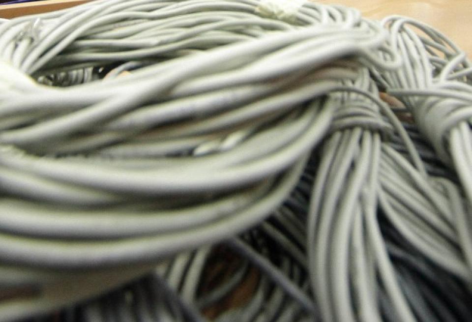 Αιγιάλεια: Ανήλικοι έκλεψαν καλώδια του ΟΤΕ – Τους πρόδωσε η φωτιά - Media