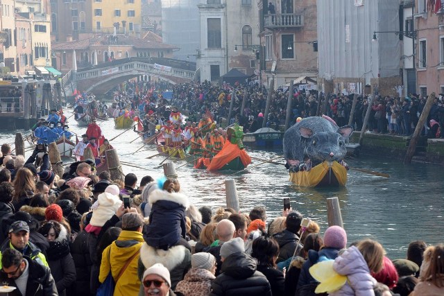 Χάος στο Καρναβάλι της Βενετίας: Το πείραμα που άφησε εκτός χιλιάδες επισκέπτες  - Media