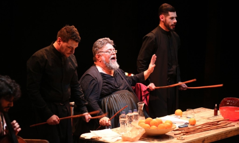 Κραουνάκης: Η πρεμιέρα του, το ασθενοφόρο και η λαχτάρα των θεατών  - Media