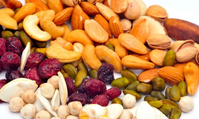 Αυτός ο ξηρός καρπός είναι «θαυματουργός» για το ζάχαρο και την καρδιά!  - Media