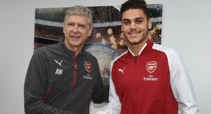 «Welcome to Arsenal, Konstantinos» - Ζει το όνειρο ο 20χρονος στόπερ - Media