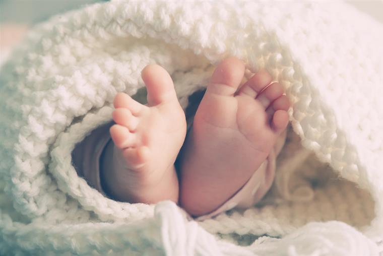 Κύμα μίσους για το πρώτο μωρό που γεννήθηκε το 2018 (Photo) - Media