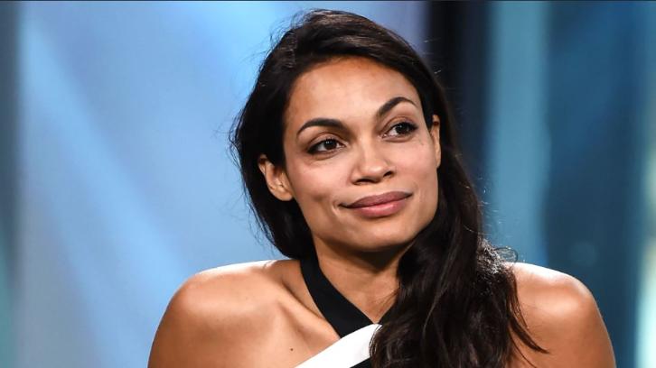 Συγκλονίζει η Rosario Dawson: Βιάστηκα και κακοποιήθηκα ως παιδί  - Media