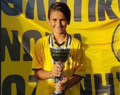 Πανελλήνια συγκίνηση για τον 12χρονο Αλέξανδρο: Βάλε το γκολ της ζωής σου! - Media