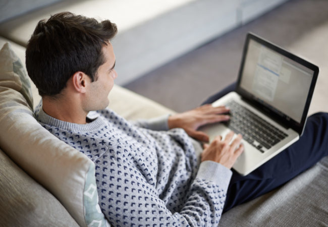 Αυτό είναι το λάθος που κάνουμε όταν χρησιμοποιούμε το laptop  - Media