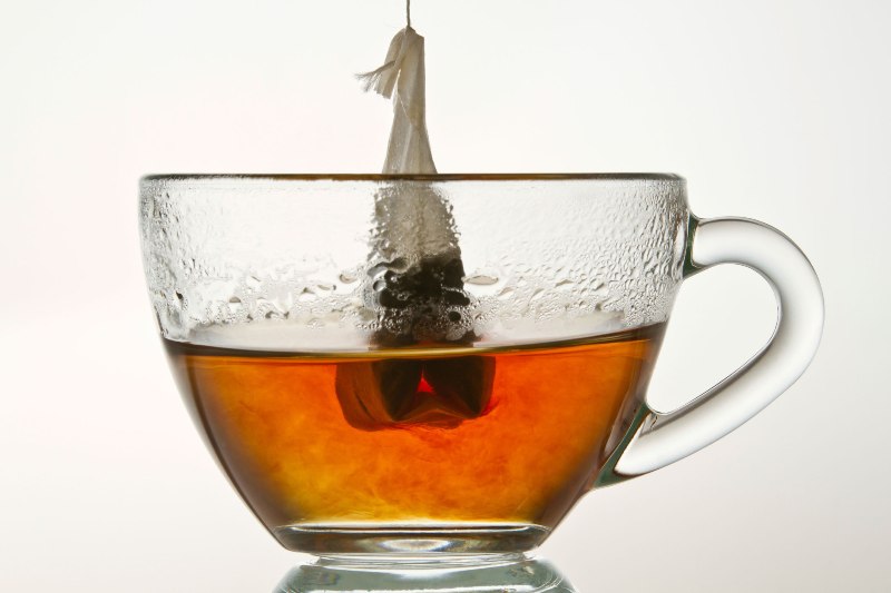 Να γιατί δεν πρέπει να πετάτε τα φακελάκια από το τσάι  - Media