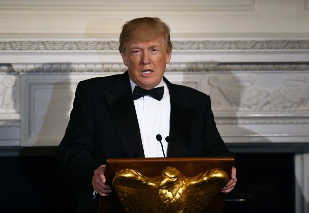 Στον… πάτο η δημοτικότητα Τραμπ – Τον στηρίζουν όσοι είναι υπέρ της οπλοκατοχής - Media