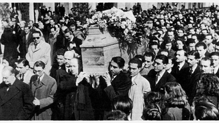 Σαν σήμερα η κηδεία του Κωστή Παλαμά στην κατεχόμενη Αθήνα - «Σε αυτό το φέρετρο ακουμπάει η Ελλάδα» (Photos) - Media