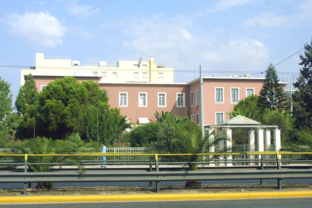 Επίθεση αντιεξουσιαστών σε καθηγήτρια της Παντείου - Media