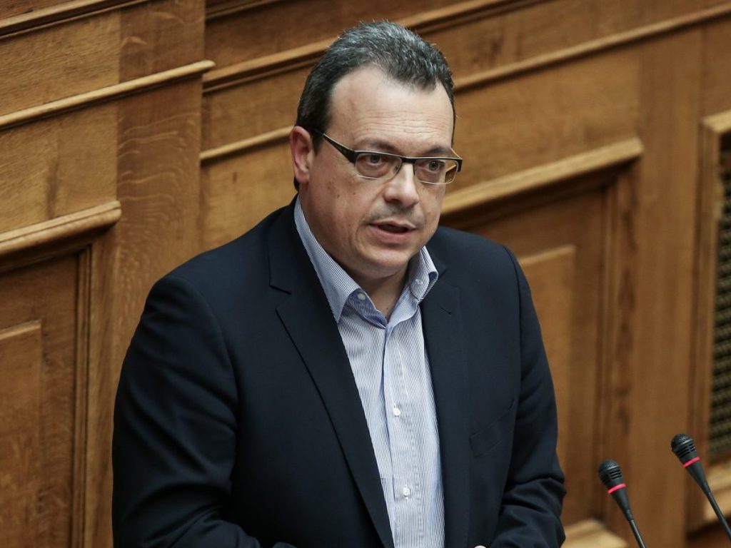 Φάμελλος: Ζήτησα και εγώ το επίδομα ενοικίου - Media