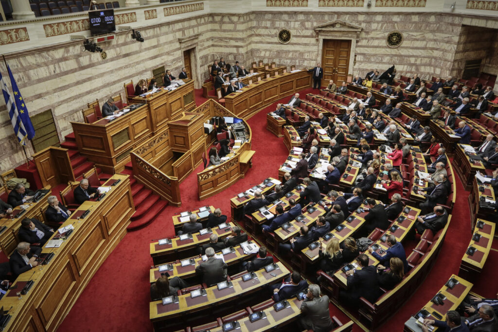 Πώς καταγράφει ο φωτογραφικός φακός τη συζήτηση στη Βουλή - Τι ξεχώρισε (Photos) - Media