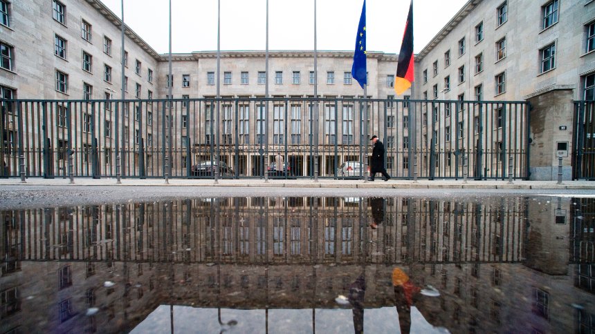 Γερμανία: «Η αυστηρή δημοσιονομική πολιτική θα συνεχιστεί ασχέτως ποιος θα είναι υπ. Οικονομικών» - Media