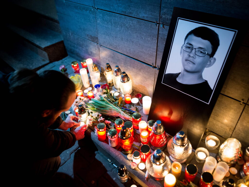 Η δολοφονία δημοσιογράφου που ερευνούσε υποθέσεις διαφθοράς συγκλονίζει την Σλοβακία (Photos) - Media