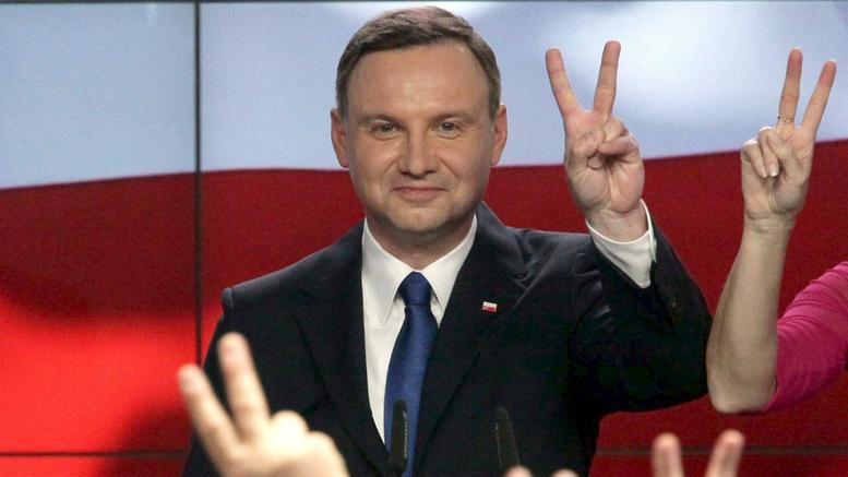 Ο Πολωνός πρόεδρος λέει ναι στην ποινικοποίηση των αναφορών για το ρόλο Πολωνών στο Ολοκαύτωμα - Media