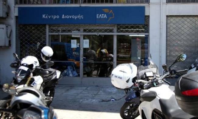 Κινηματογραφική ληστεία στα ΕΛΤΑ: Ψέκασαν με σπρέι υπάλληλο, πυροβόλησαν και έκλεψαν το βαν - Media