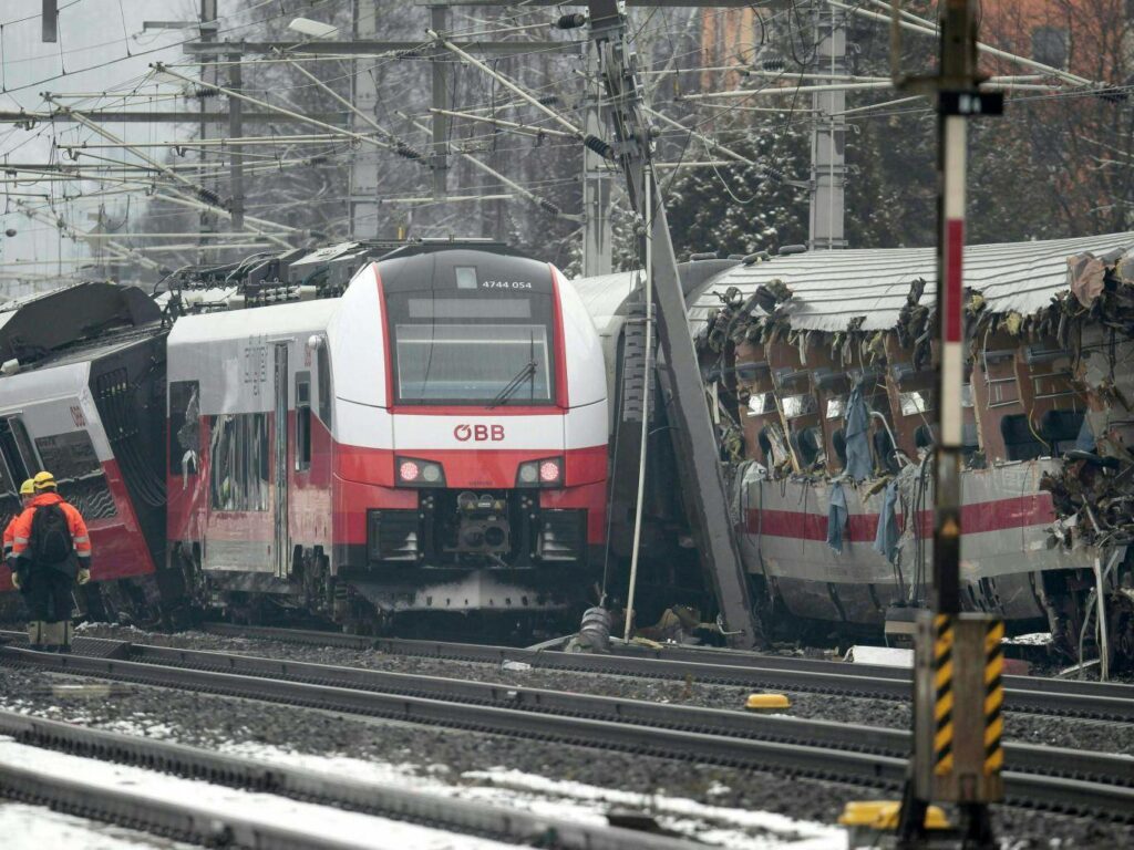 Σύγκρουση τρένων στην Αυστρία: Μία νεκρή και 22 τραυματίες - Media