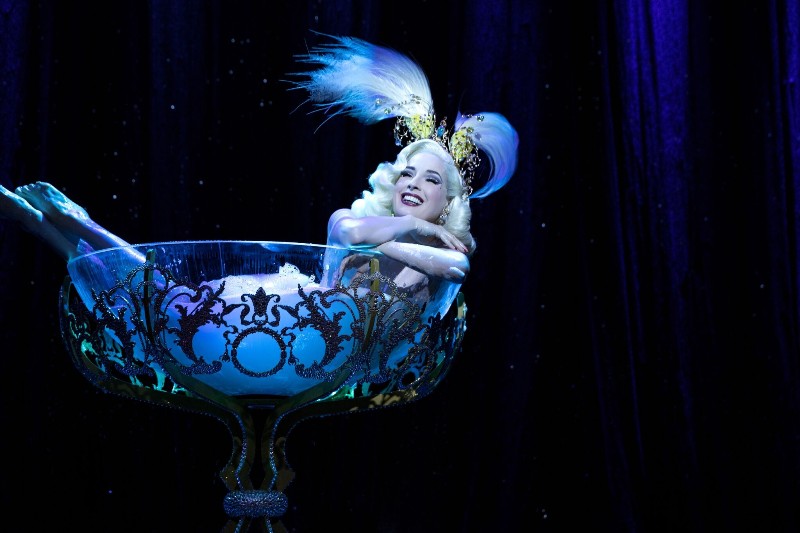 Από το μπουρλέσκ στην δισκογραφία - Πρώτη μουσική απόπειρα της Ντίτα φον Τίιζ  - Media