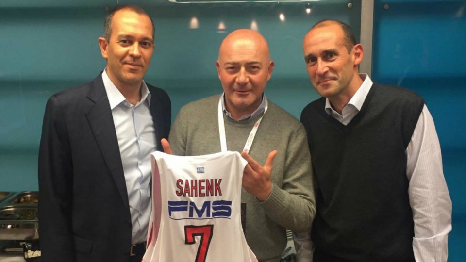 Το δώρο των Αγγελόπουλων στον ιδιοκτήτη της Dogus  - Media