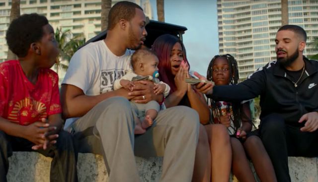 «Έκρηξη» γενναιοδωρίας από τον Drake: Δώρισε 1 εκατ. δολάρια σε κατοίκους του Μαϊάμι (Video) - Media