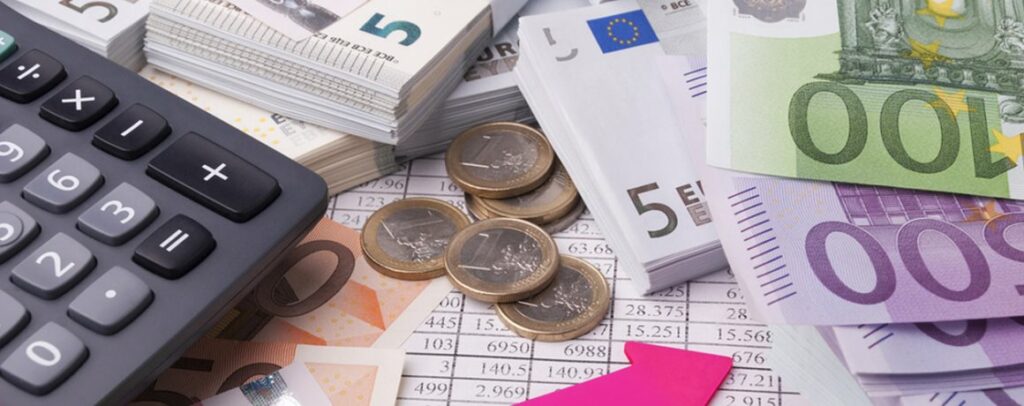 Τον Απρίλιο ξεκινούν οι επιστροφές των «φουσκωμένων» εισφορών στους ελεύθερους επαγγελματίες - Media