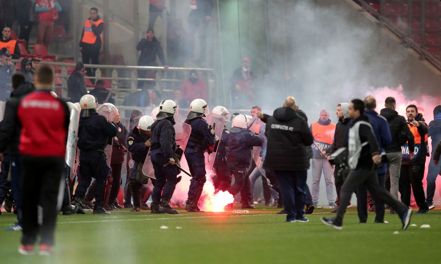 Με -3 και κεκλεισμένων από δύο έως τέσσερις αγωνιστικές απειλείται ο Ολυμπιακός! - Media