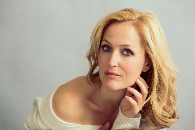 Gillian Anderson: Ποζάρει ολόγυμνη στα 49 της χρόνια! (Photo) - Media