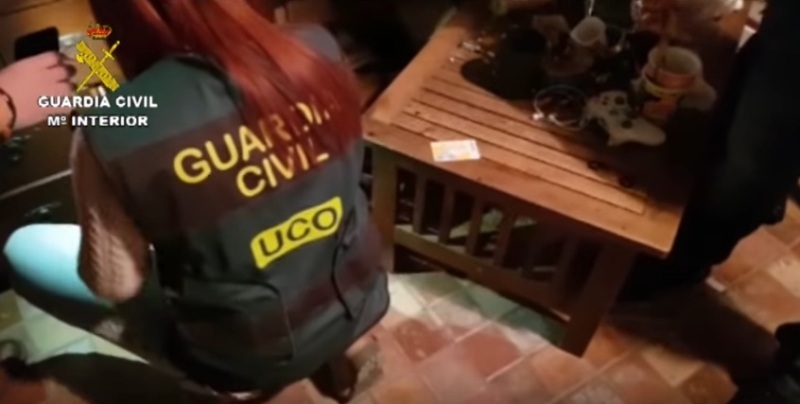 Συνελήφθη γνωστός χάκερ στην Ισπανία – «Σκούπισαν» το σπίτι του οι αρχές (Video) - Media