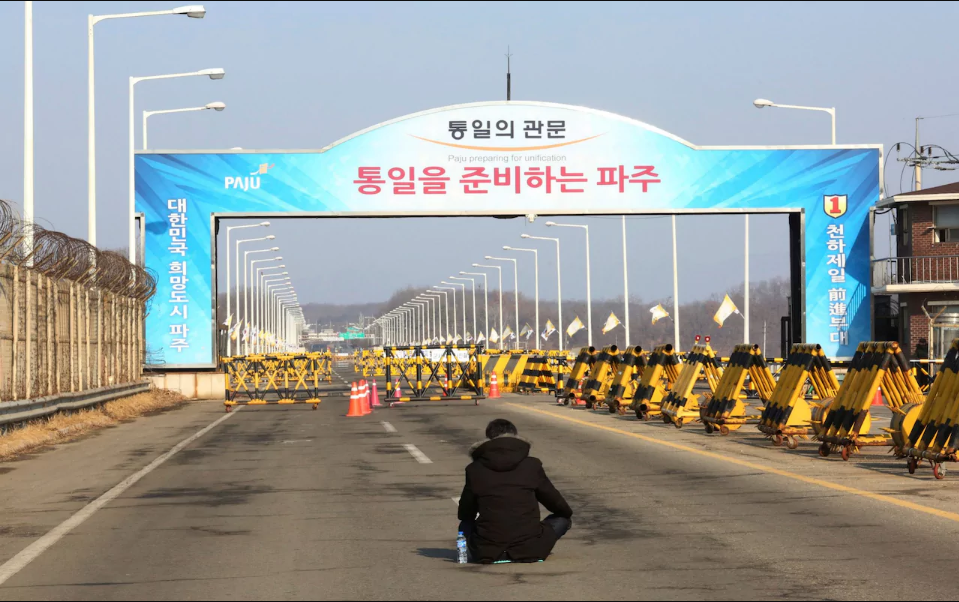 Διαδηλωτές προσπάθησαν να εμποδίσουν την αυτοκινητοπομπή της Β. Κορέας στους Χειμερινούς Ολυμπιακούς - Media