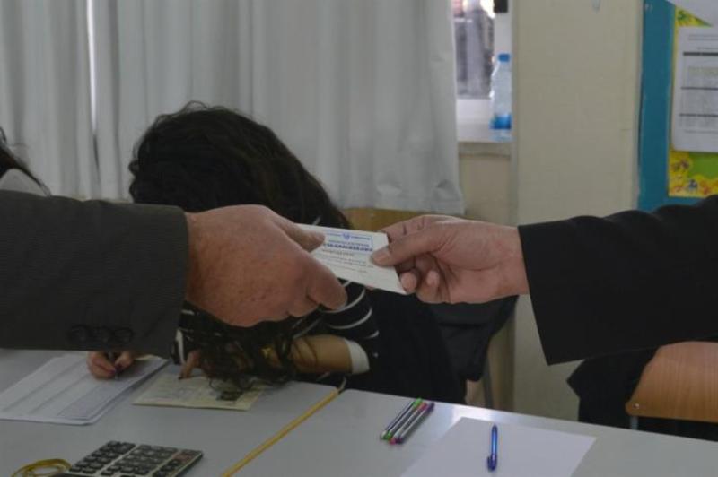 Κυπριακές εκλογές: Απαιτούσε να ψηφίσει για τη… μητέρα της - Media