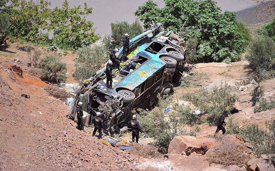 Περού: Τουλάχιστον 44 νεκροί σε τροχαίο στο οποίο ενεπλάκη λεωφορείο - Media