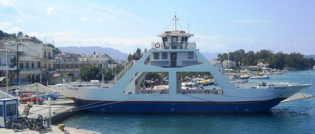 Δεμένα τα πλοία ανοιχτού τύπου στα λιμάνια Κέρκυρας και Ηγουμενίτσας - Media