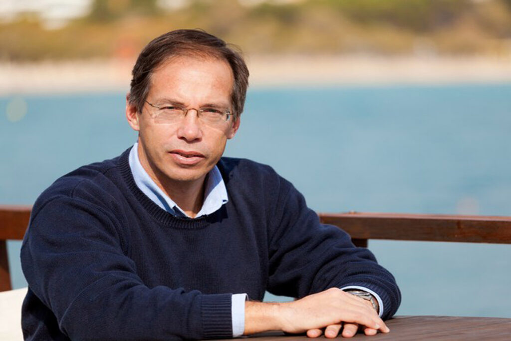 Μαυρωτάς για Novartis: «Το «όλα στο φως» δεν σημαίνει «όλοι στα μανταλάκια» και ας αποδείξουν ότι είναι αθώοι»   - Media