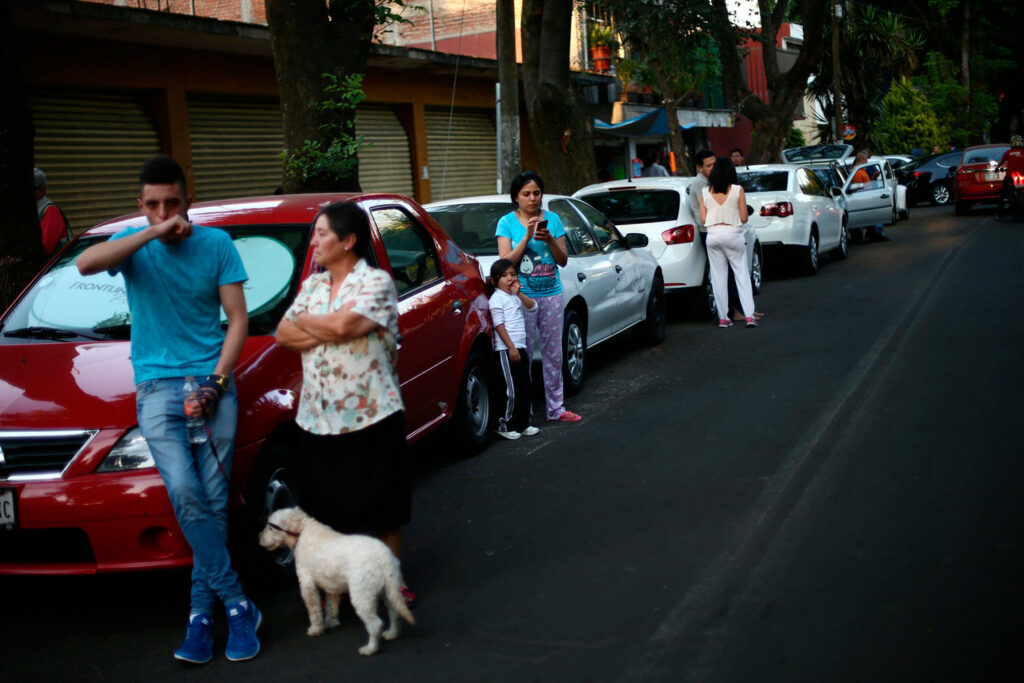Σεισμός 6,1 βαθμών αναστάτωσε  το Μεξικό – Στους δρόμους οι κάτοικοι (Photos) - Media