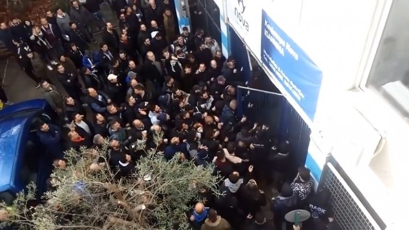 «Ντου» οπαδών στη θύρα 4 των Ζωσιμάδων (Video) - Media