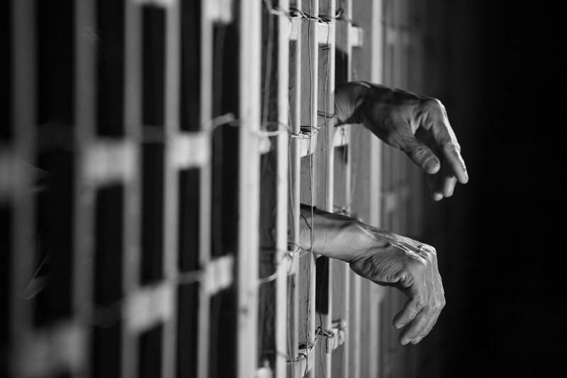 Κτηνωδία: Δεσμοφύλακες άφησαν κρατούμενο να πεθάνει από δίψα - Media