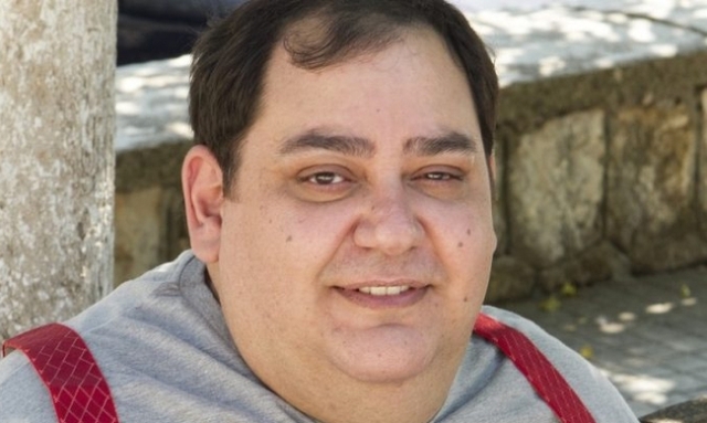 Πένθος για τον Αστέρα Ραχούλας: Πέθανε σε ηλικία 36 ετών ο Βαγγέλης Ρωμνιός  - Media