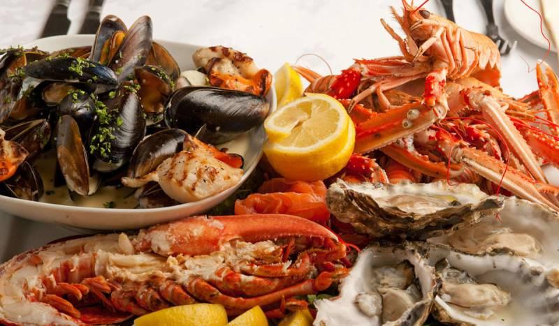 Ιχθυοπώλες εναντίον δήμου Πατρέων: Τα δωρεάν σαρακοστιανά μας έκοψαν τη δουλειά - Media