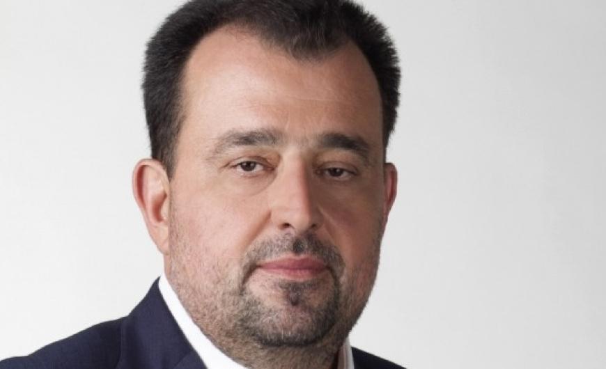 Τέλος και ο Σεραφείμ Κοτρώτσος στη «Νέα Σελίδα» - Media
