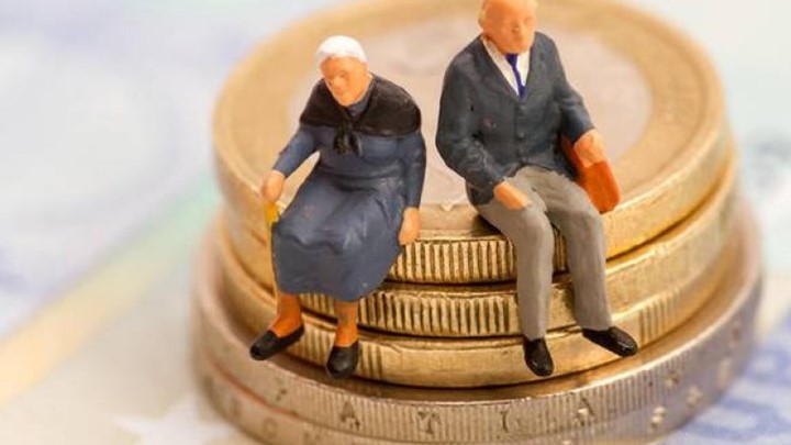 Διπλό «τσεκούρι» στις συντάξεις χηρείας - Media