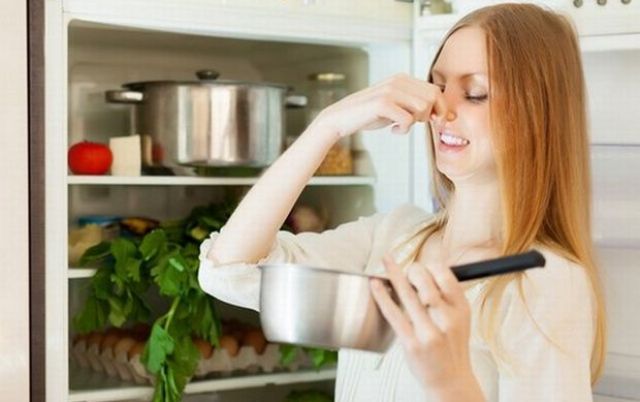 Πώς να εξαφανίσετε τις άσχημες μυρωδιές από το ψυγείο σας! - Media