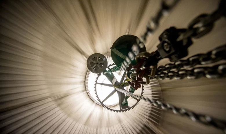 Ένα εντυπωσιακό ρολόι που θα αντέξει 10.000 χρόνια κατασκευάζεται στο Τέξας (Video + Photo) - Media