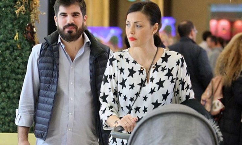 Ποινή φυλάκισης 10 μηνών στον σύζυγο της Σίσσυ Φειδά για το επεισόδιο με δικαστικό επιμελητή - Media