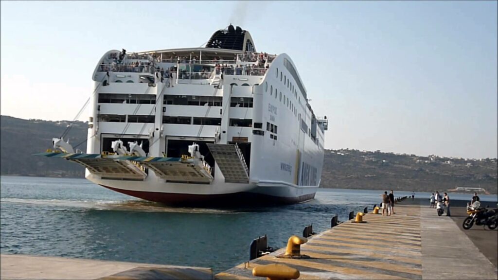 Μυστήριο στα Χανιά: Ένας νεκρός και ένας σε κώμα βρέθηκαν σε καμπίνα πλοίου - Media