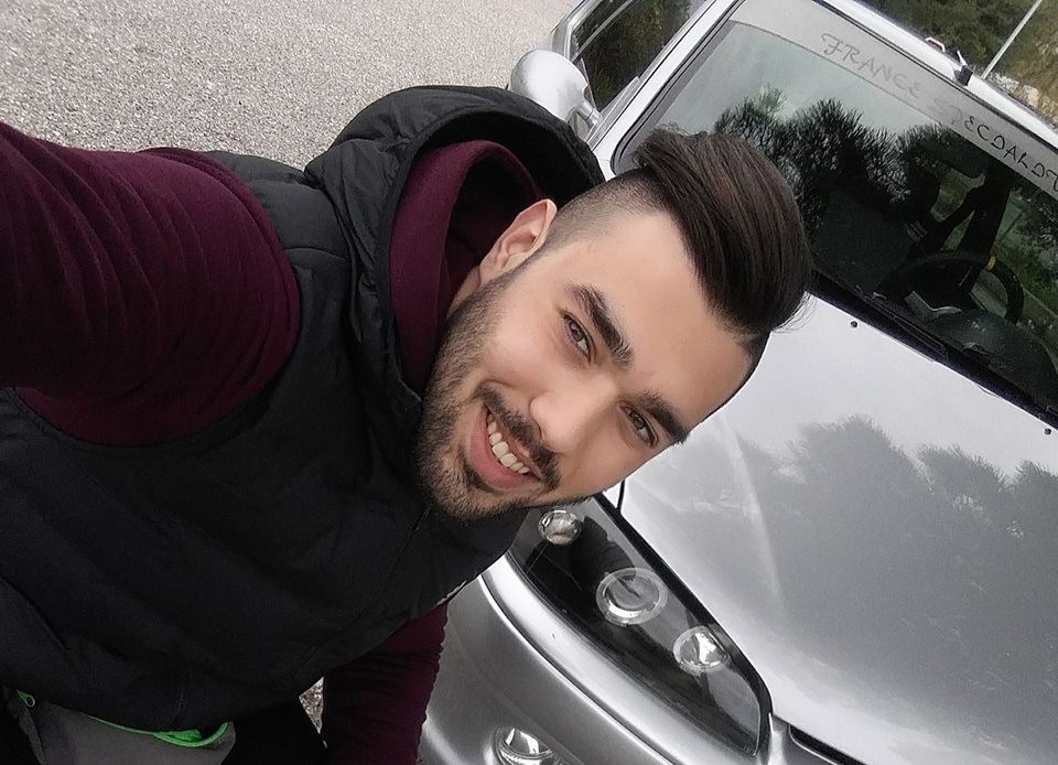 Θρήνος στην Πάτρα για το χαμό 22χρονου σε τροχαίο (Photos) - Media