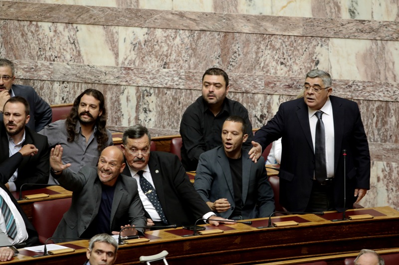 «Πακέτο» στην Επιτροπή Δεοντολογίας της Βουλής Μιχαλολιάκος, Κασιδιάρης και Ηλιόπουλος - Media