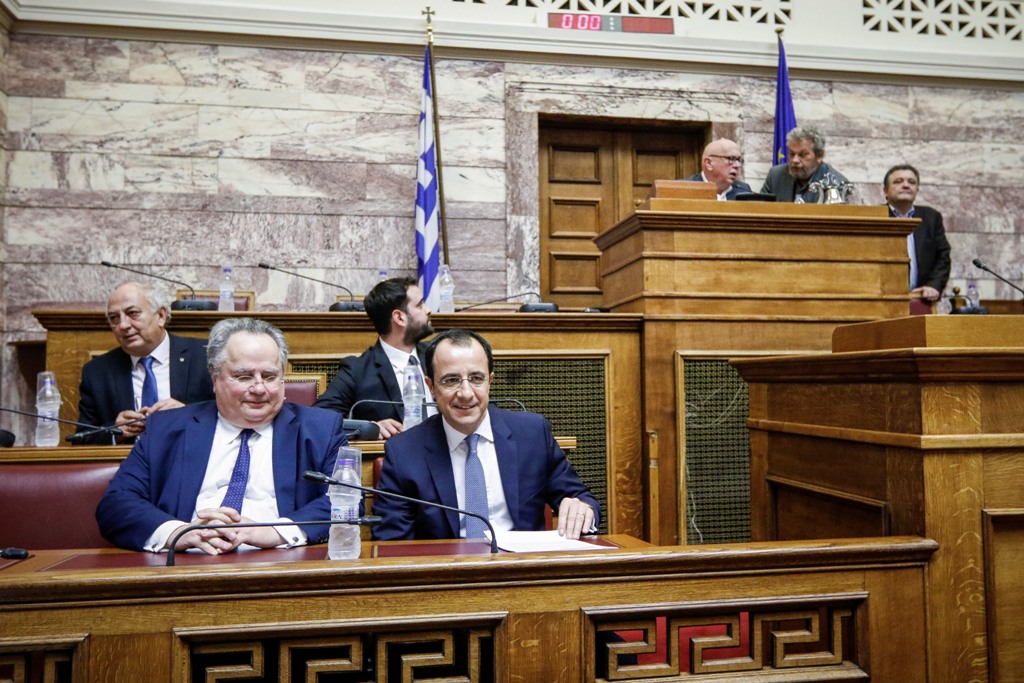 Βουλή: Χρυσαυγίτικες προκλήσεις στην επιτροπή Εξωτερικών Υποθέσεων  - Media