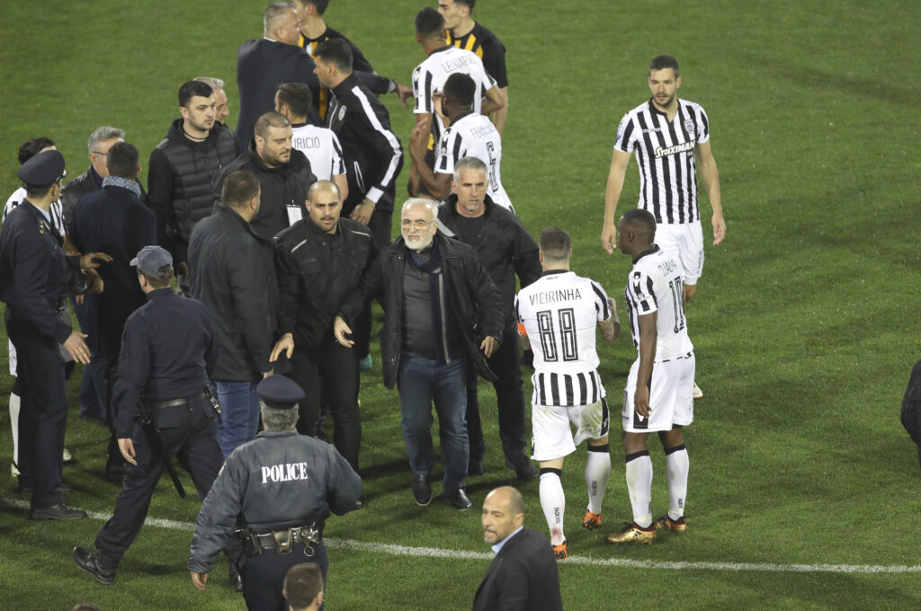 Αυτά έγραψε ο Κομίνης στο φύλλο αγώνα για τον Σαββίδη, το όπλο και το γκολ του ΠΑΟΚ - Media