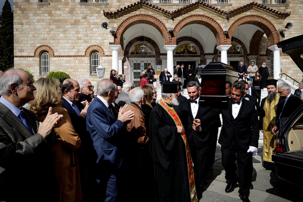 Το τελευταίο «αντίο» στον Χρήστο Πασαλάρη (Photos) - Media