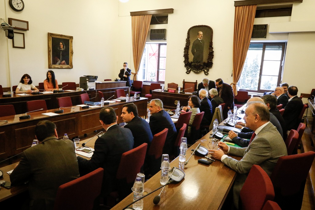 Βουλή: Αποχώρησε η αντιπολίτευση από την προανακριτική για Novartis - Media